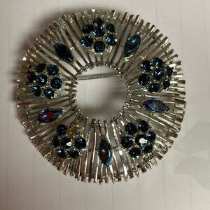 Vintage signed Lisner Rhinestone Silver Tone Costume Brooch/Pin